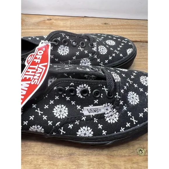 Vans Off The Wall Skate Shoes Authentic Black And White Men's 7 Women's 8.5