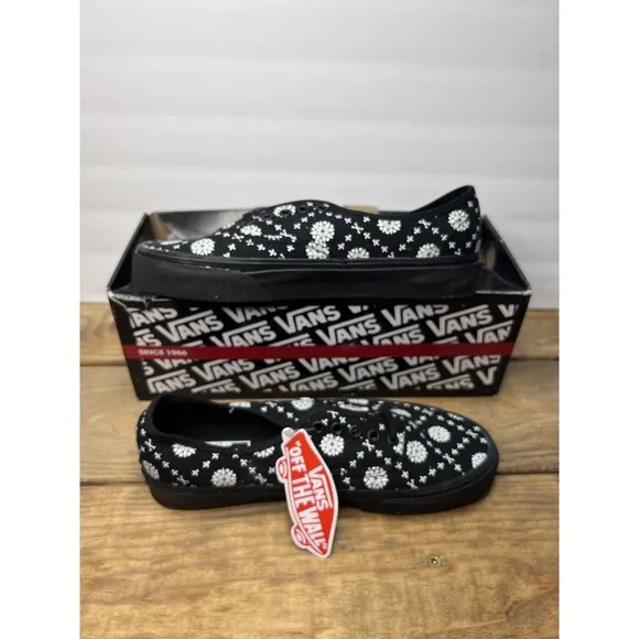 Vans Off The Wall Skate Shoes Authentic Black And White Men's 7 Women's 8.5