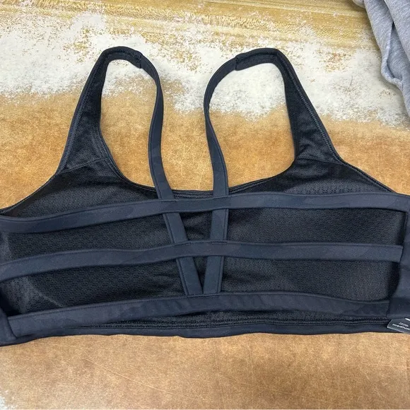 Vuori Yosemite Sports Bra Black Camo Women's Size Medium