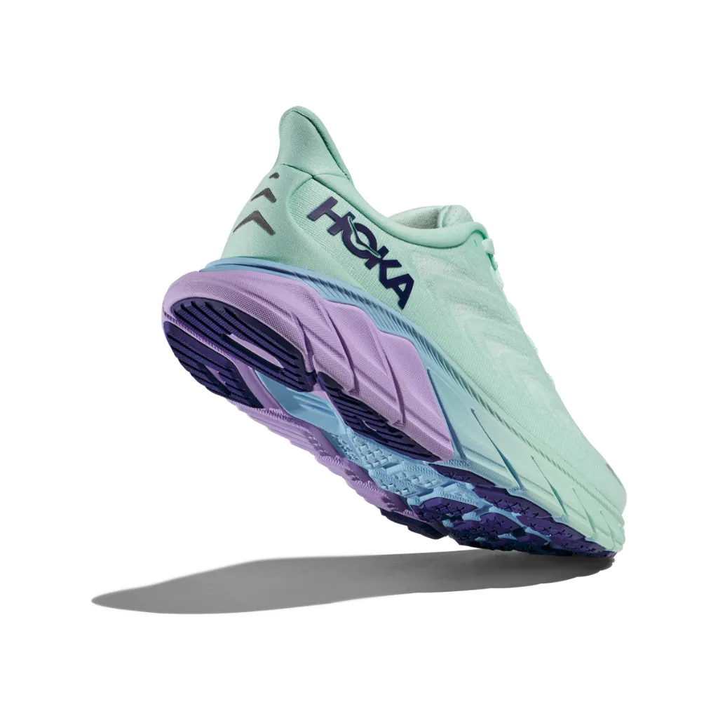 Women's Arahi 6