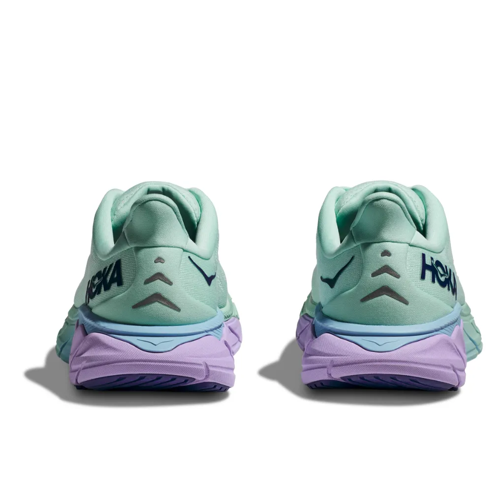 Women's Arahi 6