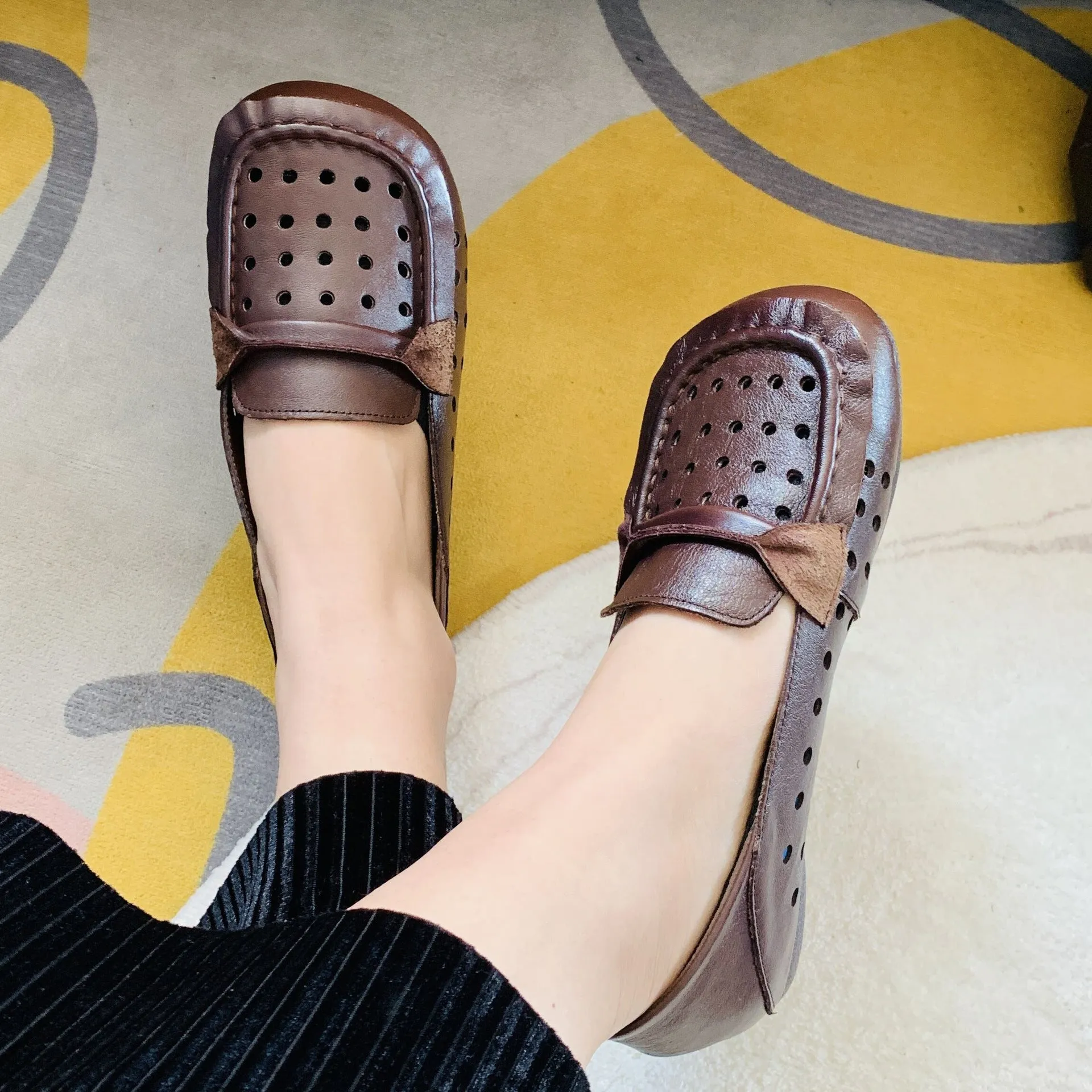 Women's Flat Casual Leather Shoes Soft Sole Round Toe Comfortable Shoes